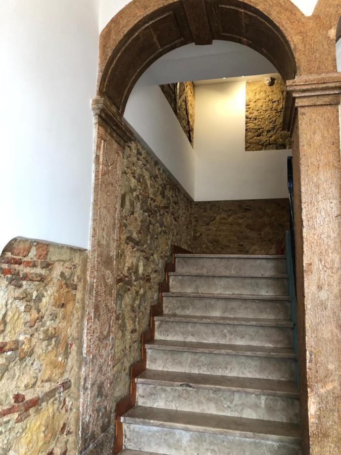 Apartamento Do Carmo Lisbona Esterno foto